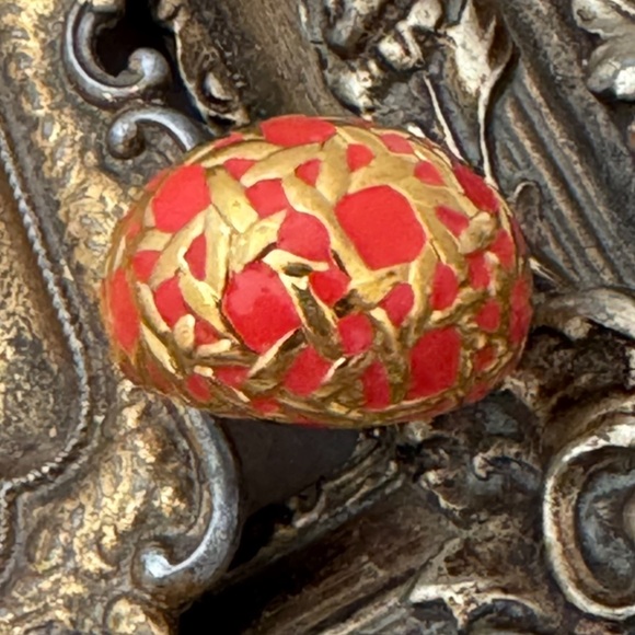 KATE SPADE • Coral Dome Cocktail Ring - Picture 6 of 6